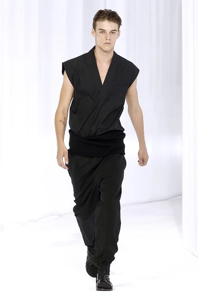 Look 12